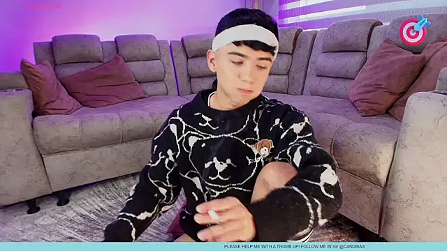 Snapshot of Niico_Cruz chatting on September 19, 2025, 10:10 pm Niico Cruz online show from September 19, 2025, 10:10 pm