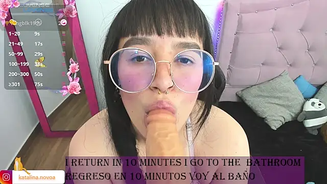 Katalina novoa online show from March 3, 2025, 5:53 am