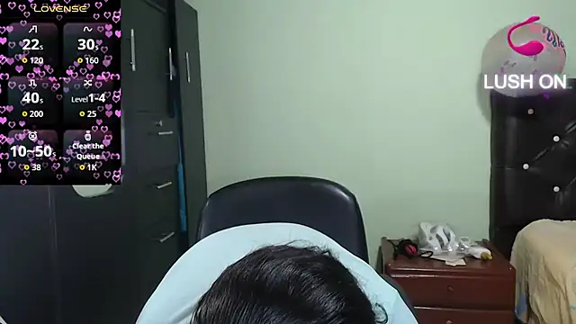 hairyglad69 online show from September 19, 2025, 2:18 pm