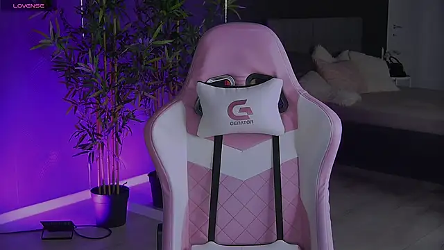 shayblonde online show from December 24, 2024, 9:22 pm