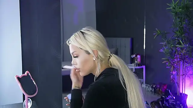 shayblonde online show from March 15, 2025, 6:25 am