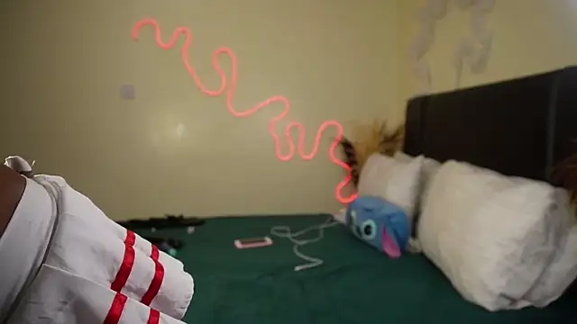 Snapshot of _Watuluv_ chatting on January 31, 2025, 8:43 am Watuluv online show from January 31, 2025, 8:43 am