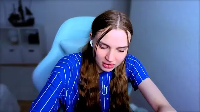 StellaLawless online show from October 27, 2025, 8:02 pm