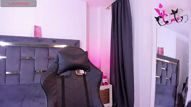 Snapshot of MarilynSmIith chatting on December 2, 2025, 3:07 pm MarilynSmIith online show from December 2, 2025, 3:07 pm