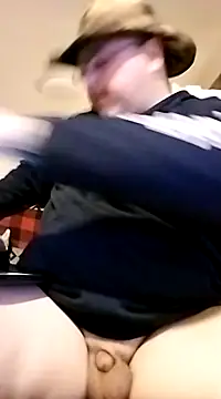 Snapshot of ILive2plezz chatting on January 9, 2025, 12:57 am ILive2plezz online show from January 9, 2025, 12:57 am