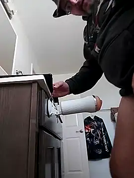 Snapshot of ILive2plezz chatting on January 26, 2025, 6:58 pm ILive2plezz online show from January 26, 2025, 6:58 pm