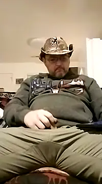 Snapshot of ILive2plezz chatting on March 11, 2025, 6:10 am ILive2plezz online show from March 11, 2025, 6:10 am