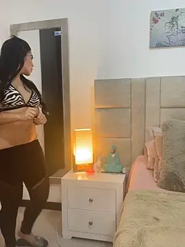 valecruz903 online show from September 16, 2025, 1:56 pm