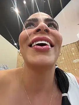 valecruz903 online show from October 28, 2025, 3:58 pm