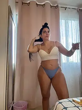 valecruz903 online show from March 9, 2026, 4:55 pm