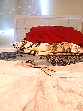 Snapshot of Lunarfreaky chatting on February 21, 2025, 6:29 am Lunarfreaky online show from February 21, 2025, 6:29 am