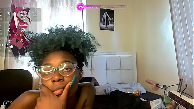 Snapshot of Lunarfreaky chatting on September 20, 2025, 4:57 am Lunarfreaky online show from September 20, 2025, 4:57 am