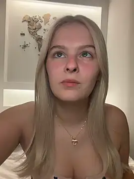 Allylove03 online show from April 24, 2026, 4:04 am