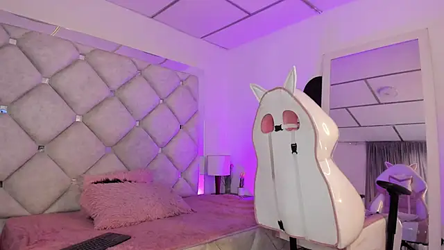 alessiaferry online show from February 3, 2026, 5:07 pm