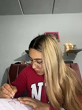 Miabonnett  online show from March 11, 2025, 10:53 pm