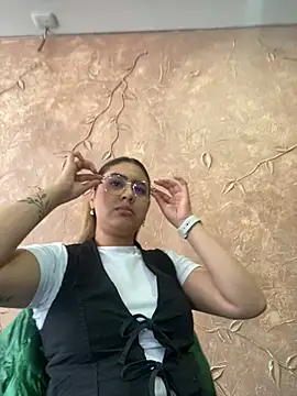 Miabonnett  online show from March 21, 2025, 6:18 pm