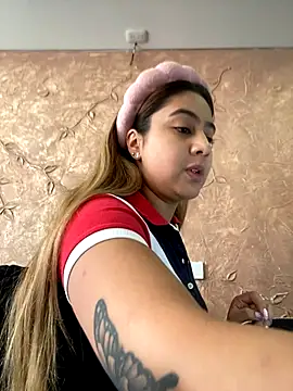 Miabonnett  online show from September 25, 2025, 12:09 pm