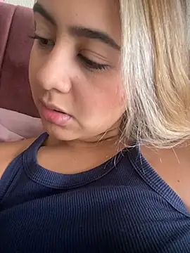 Miabonnett  online show from April 11, 2026, 2:54 pm