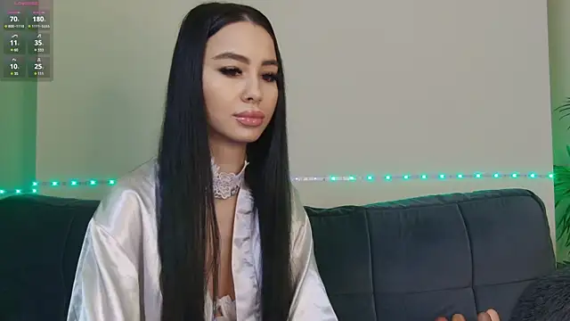 Snapshot of OnlyXandra chatting on February 11, 2025, 8:37 am OnlyXandra online show from February 11, 2025, 8:37 am