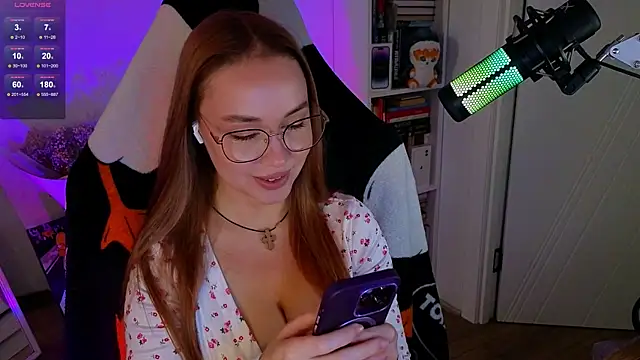 Emili1- online show from October 11, 2025, 10:25 am