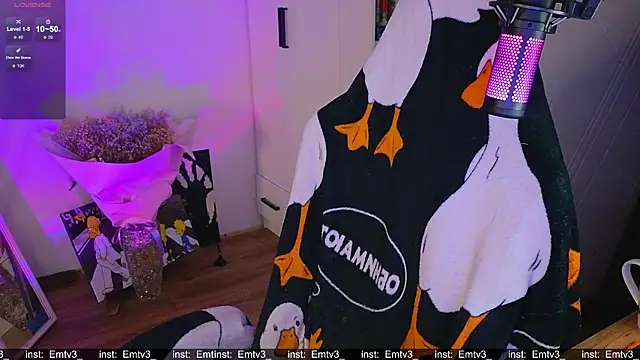 Emili1- online show from November 15, 2025, 5:20 pm