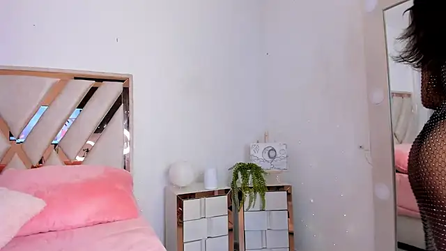  Andyy   online show from February 23, 2025, 11:58 pm