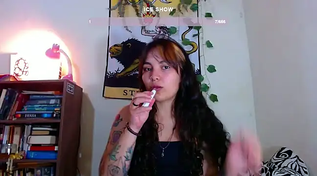 Snapshot of sweetiee_mary chatting on January 12, 2025, 8:14 pm sweetiee mary online show from January 12, 2025, 8:14 pm