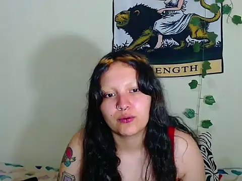 Snapshot of sweetiee_mary chatting on December 22, 2025, 8:17 pm sweetiee mary online show from December 22, 2025, 8:17 pm