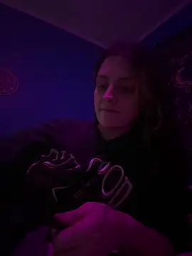 emilysue1 online show from March 16, 2025, 7:48 am