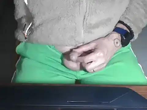 Adri gard online show from March 7, 2025, 9:27 pm