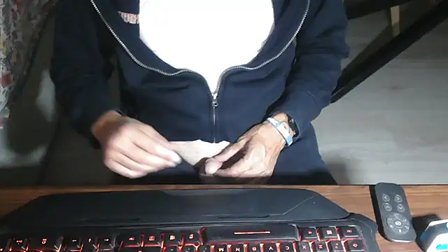 Adri gard online show from October 10, 2025, 9:03 pm