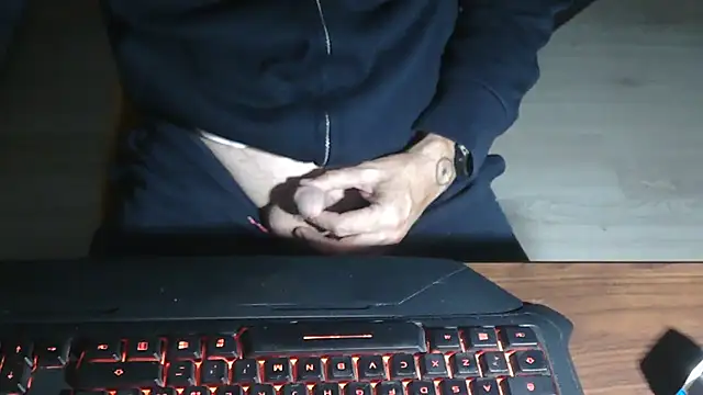 Adri gard online show from November 13, 2025, 9:47 pm