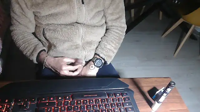 Adri gard online show from March 1, 2026, 9:17 pm