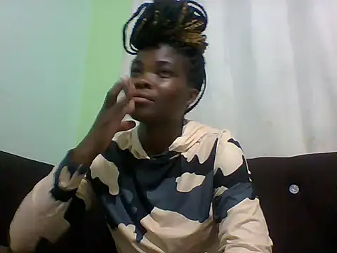 Snapshot of sexxyqueenn22 chatting on October 23, 2025, 5:12 pm sexxyqueenn22 online show from October 23, 2025, 5:12 pm