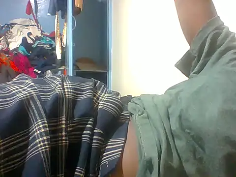 Snapshot of sexxyqueenn22 chatting on December 16, 2025, 12:37 am sexxyqueenn22 online show from December 16, 2025, 12:37 am