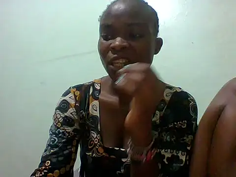 Snapshot of sexxyqueenn22 chatting on December 17, 2025, 5:19 pm sexxyqueenn22 online show from December 17, 2025, 5:19 pm