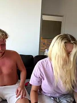 Snapshot of NickyGold_Official chatting on June 7, 2026, 3:27 pm NickyGold Official online show from June 7, 2026, 3:27 pm