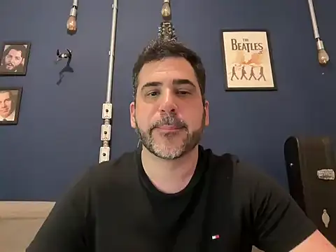 hotsafadinho online show from November 1, 2025, 10:12 pm