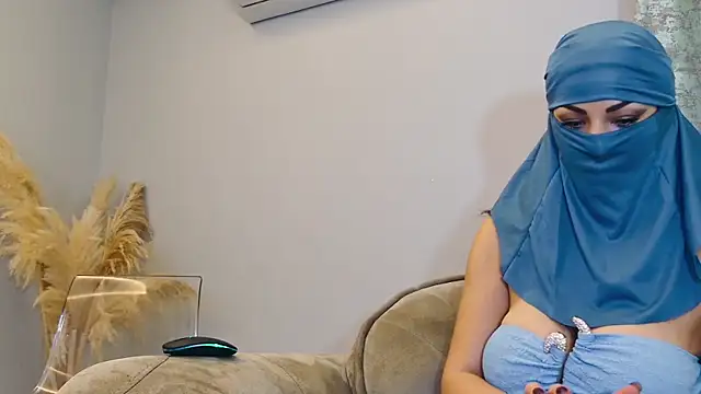 Snapshot of Amberonee31 chatting on March 5, 2025, 8:53 pm Amberonee31 online show from March 5, 2025, 8:53 pm