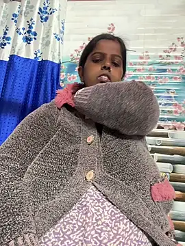 Snapshot of Beauty-queen chatting on February 9, 2026, 1:04 pm Beauty-queen online show from February 9, 2026, 1:04 pm