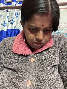 Snapshot of Beauty-queen chatting on February 12, 2026, 2:34 pm Beauty-queen online show from February 12, 2026, 2:34 pm