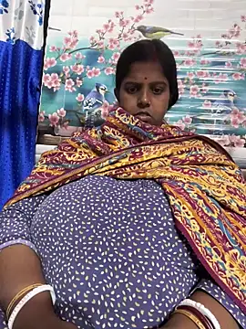 Snapshot of Beauty-queen chatting on February 18, 2026, 12:01 pm Beauty-queen online show from February 18, 2026, 12:01 pm