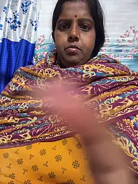 Snapshot of Beauty-queen chatting on February 21, 2026, 12:50 pm Beauty-queen online show from February 21, 2026, 12:50 pm