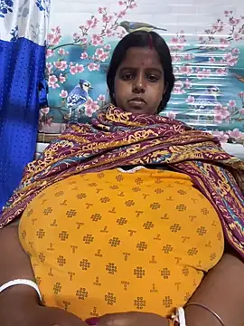 Snapshot of Beauty-queen chatting on February 22, 2026, 12:58 pm Beauty-queen online show from February 22, 2026, 12:58 pm