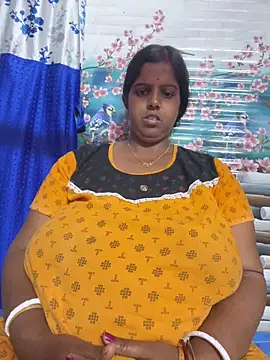 Snapshot of Beauty-queen chatting on February 23, 2026, 1:19 pm Beauty-queen online show from February 23, 2026, 1:19 pm