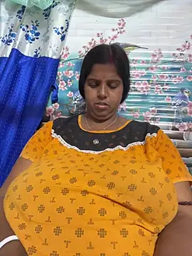 Snapshot of Beauty-queen chatting on February 25, 2026, 1:43 pm Beauty-queen online show from February 25, 2026, 1:43 pm