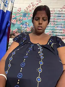 Beauty-queen online show from April 12, 2026, 11:04 am