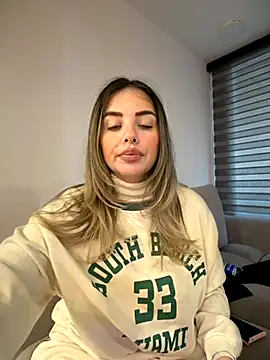 Alirawrz online show from November 8, 2025, 8:29 pm