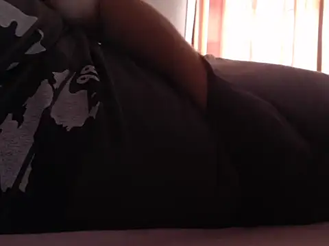 Snapshot of gentleman404040 chatting on October 26, 2025, 5:35 am gentleman404040 online show from October 26, 2025, 5:35 am