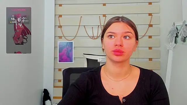 Josephine Kiss online show from December 28, 2024, 8:05 am